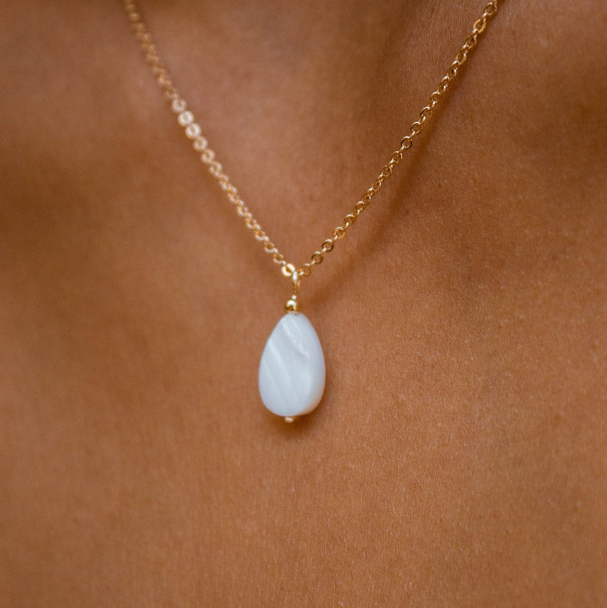 Collar de Nacar Blanco Arya